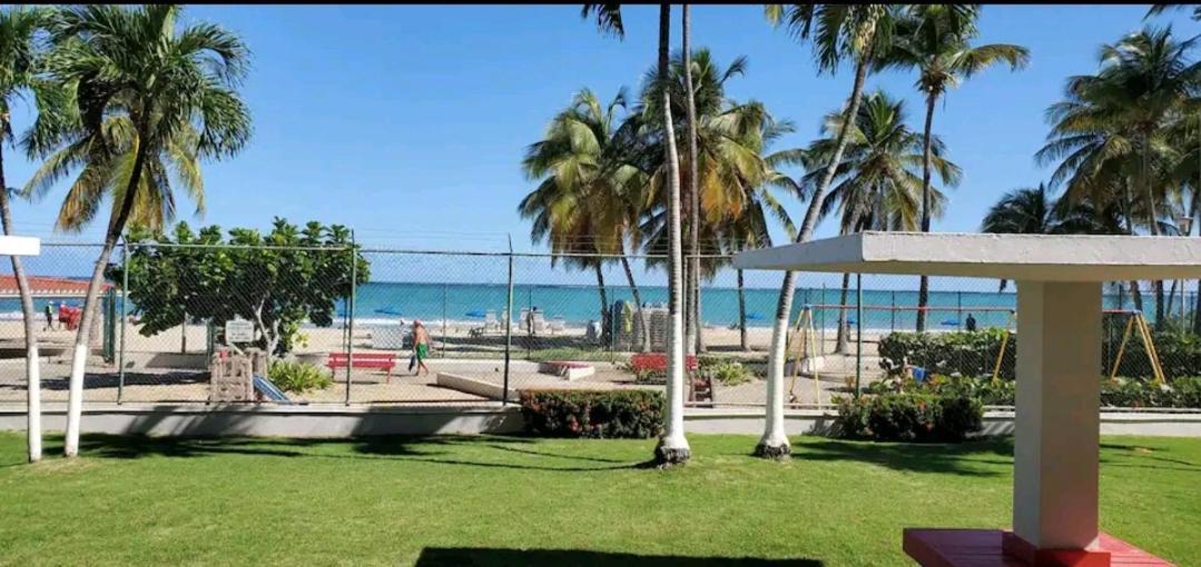 Beach Apartments At Marbella Del Caribe San Juan Extérieur photo